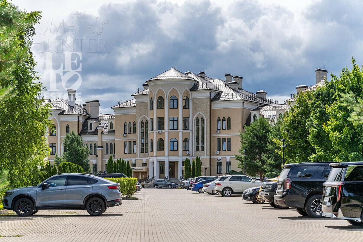 3-этажный таунхаус 264.6 м² с отделкой