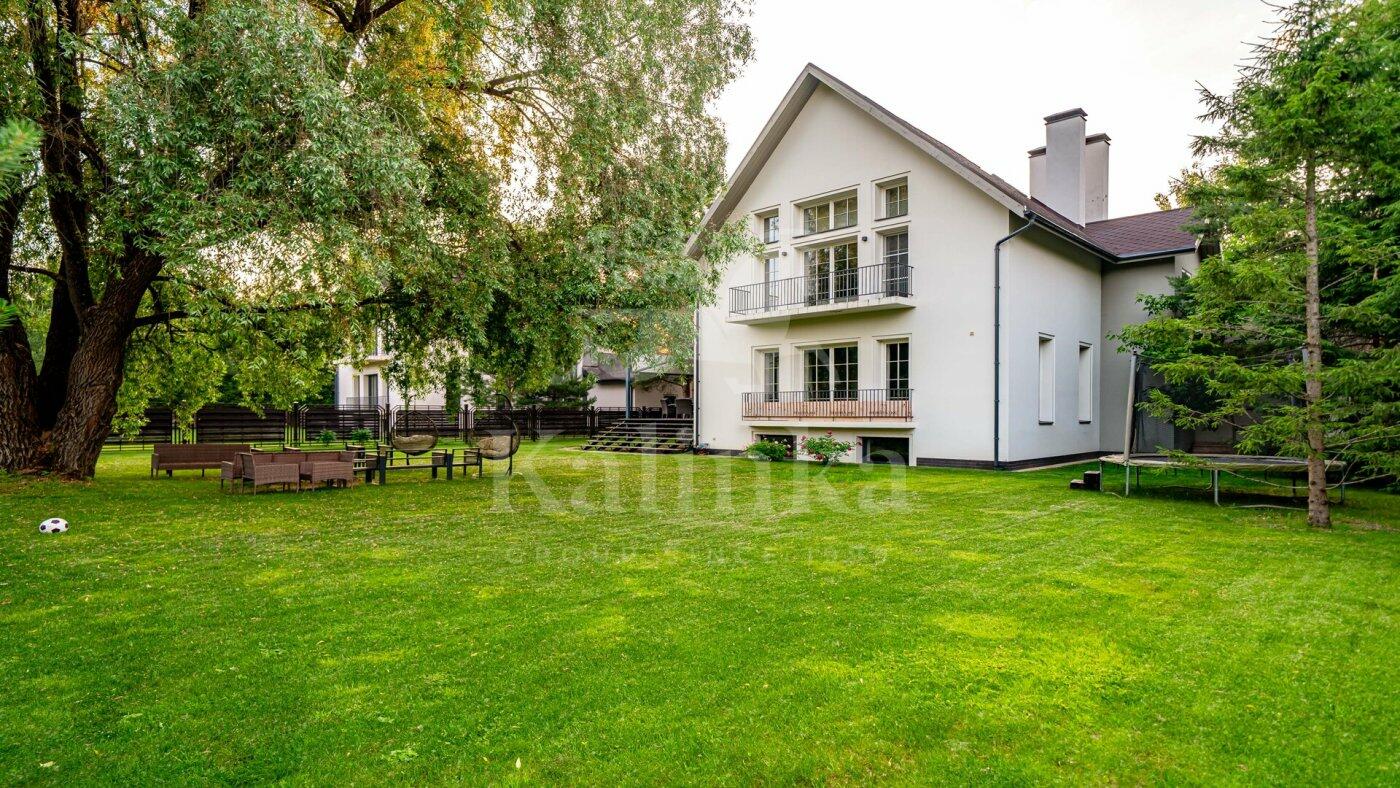 2-этажный коттедж 450 м² с отделкой