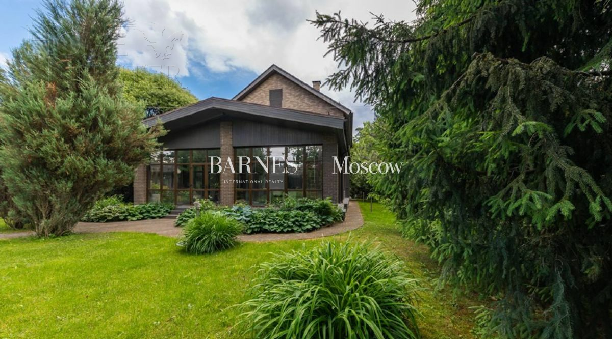 2-этажный коттедж 450 м² с отделкой