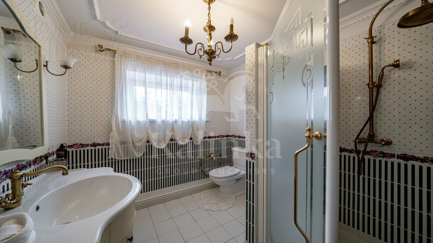 2-этажный коттедж 750 м² с отделкой