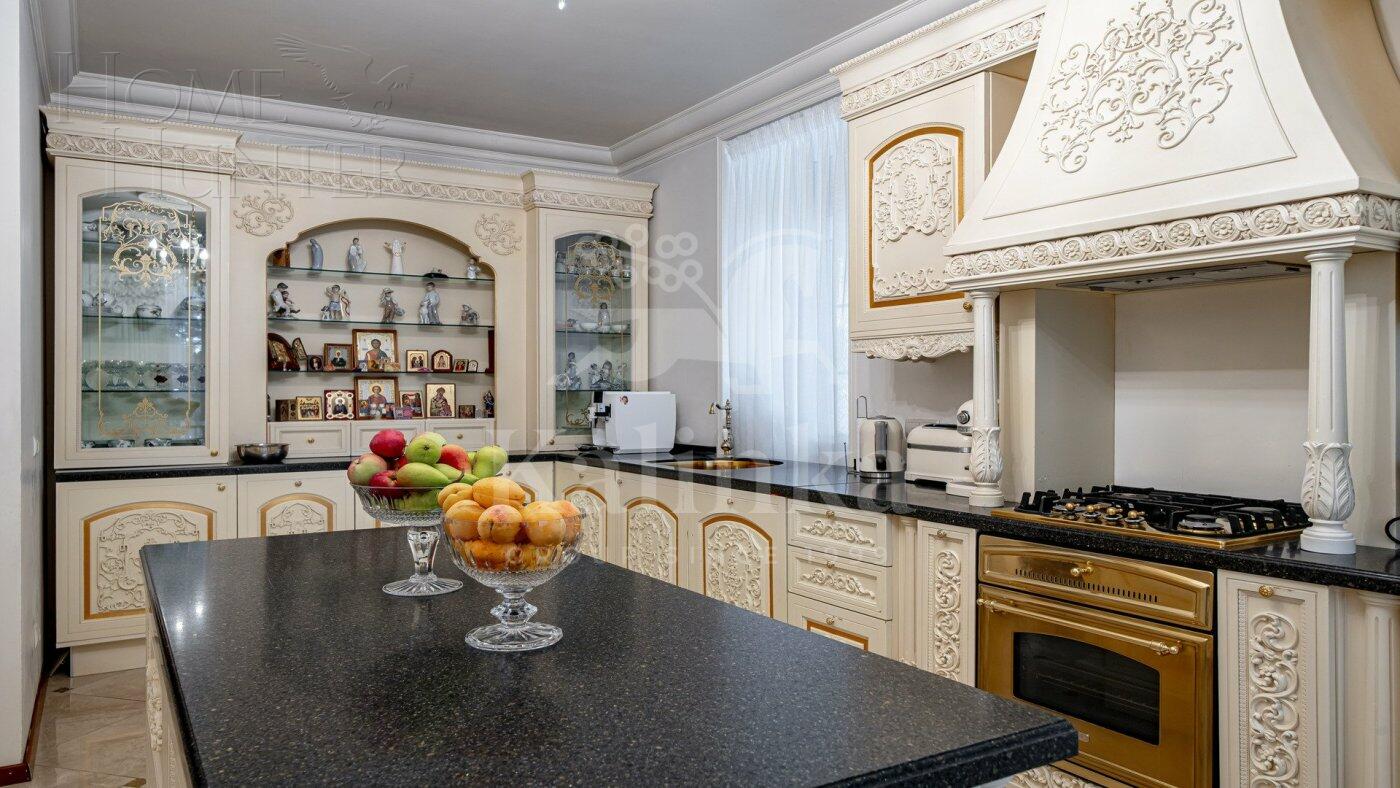 2-этажный коттедж 750 м² с отделкой