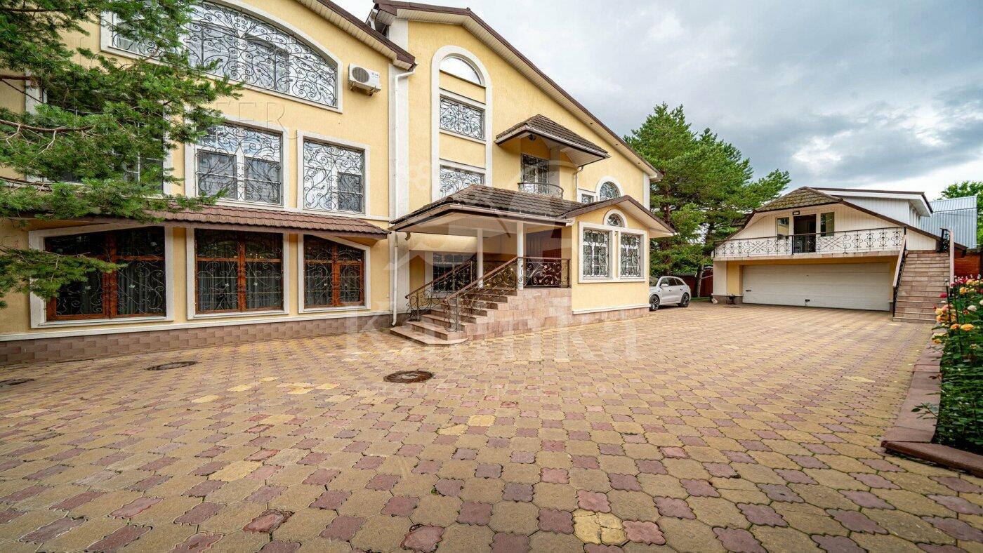 2-этажный коттедж 750 м² с отделкой