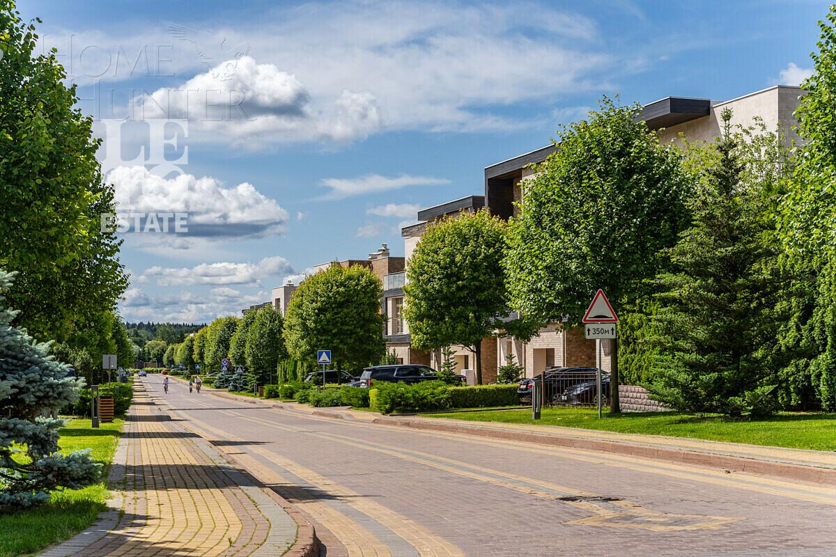 3-этажный таунхаус 264.6 м² с отделкой