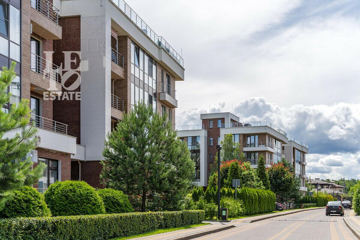 3-этажный таунхаус 264.6 м² с отделкой