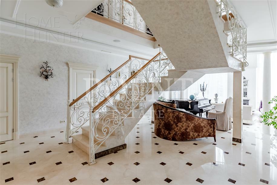 2-этажный коттедж 600 м² с отделкой