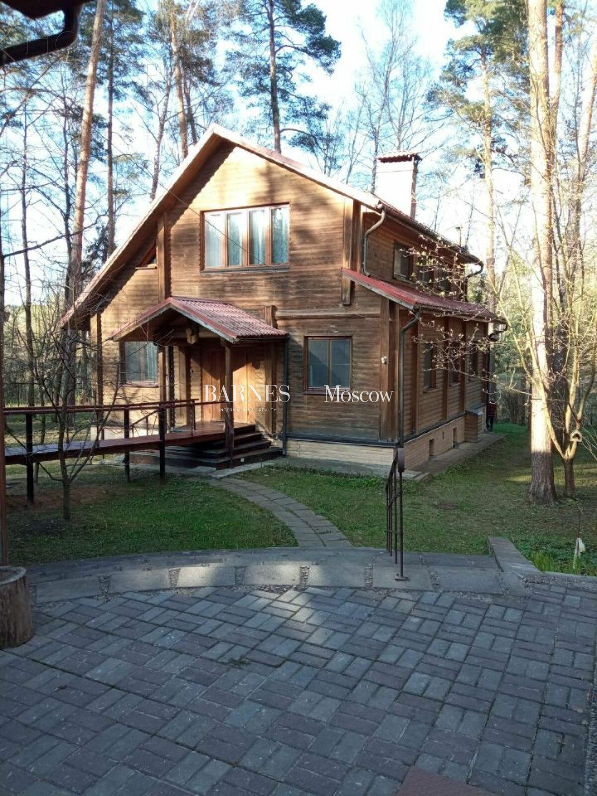 2-этажный коттедж 370 м² с отделкой