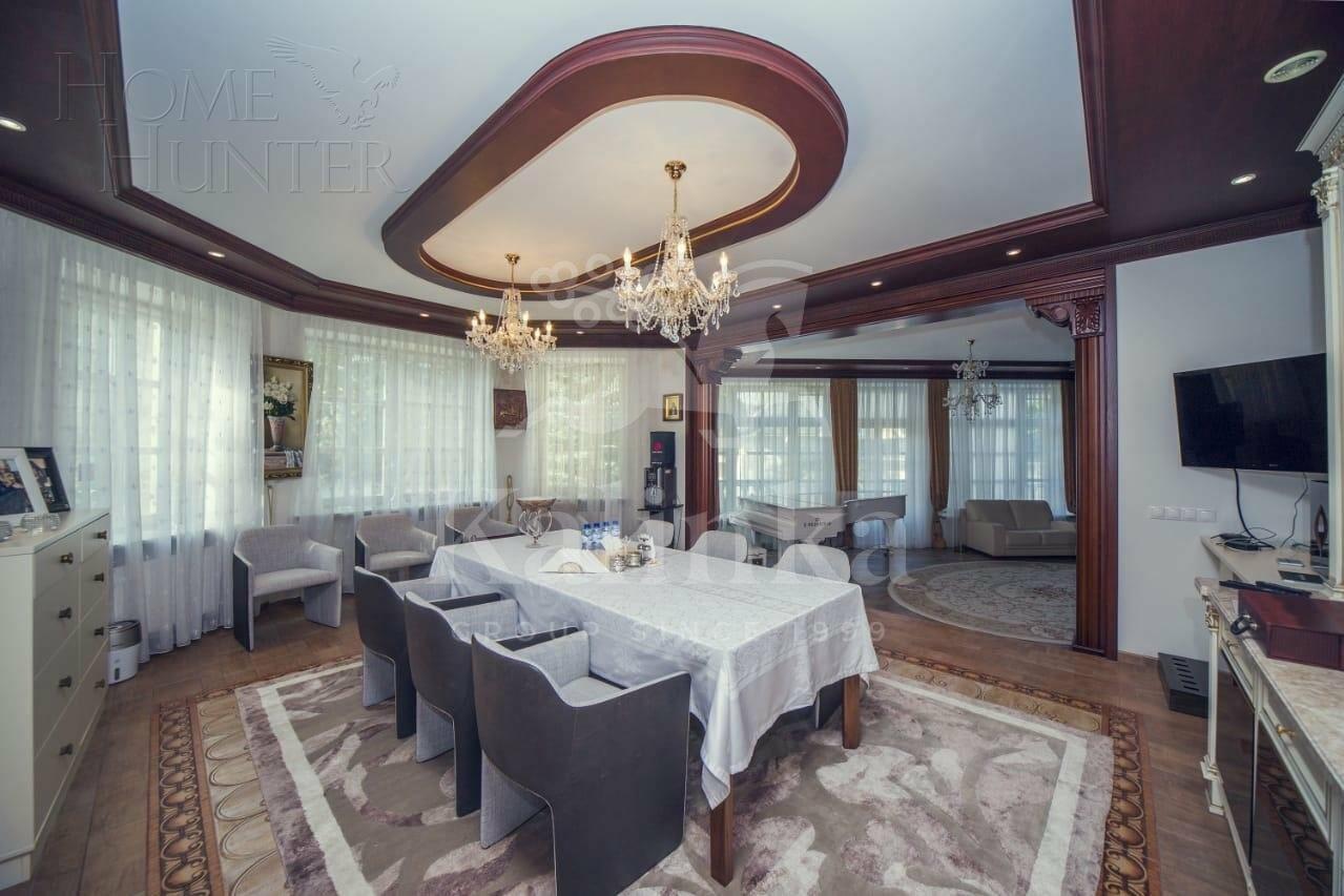 2-этажный коттедж 1 400 м² с отделкой