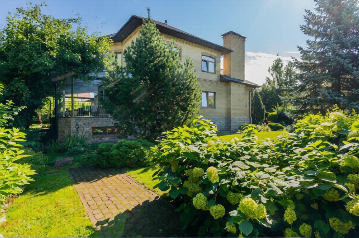 2-этажный коттедж 450 м² с отделкой