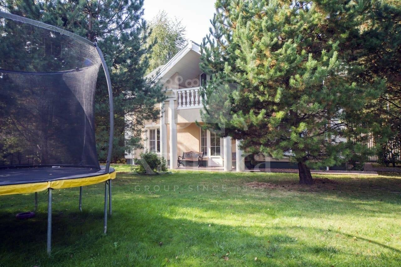 2-этажный коттедж 1 400 м² с отделкой