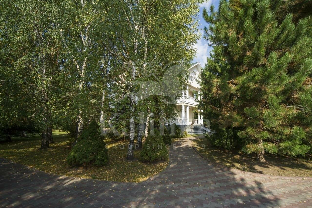 2-этажный коттедж 1 400 м² с отделкой