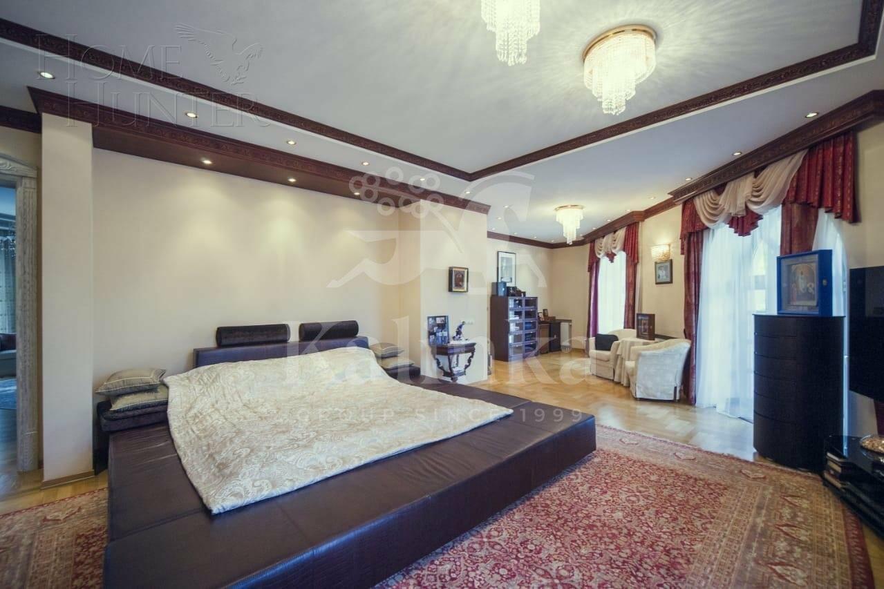 2-этажный коттедж 1 400 м² с отделкой