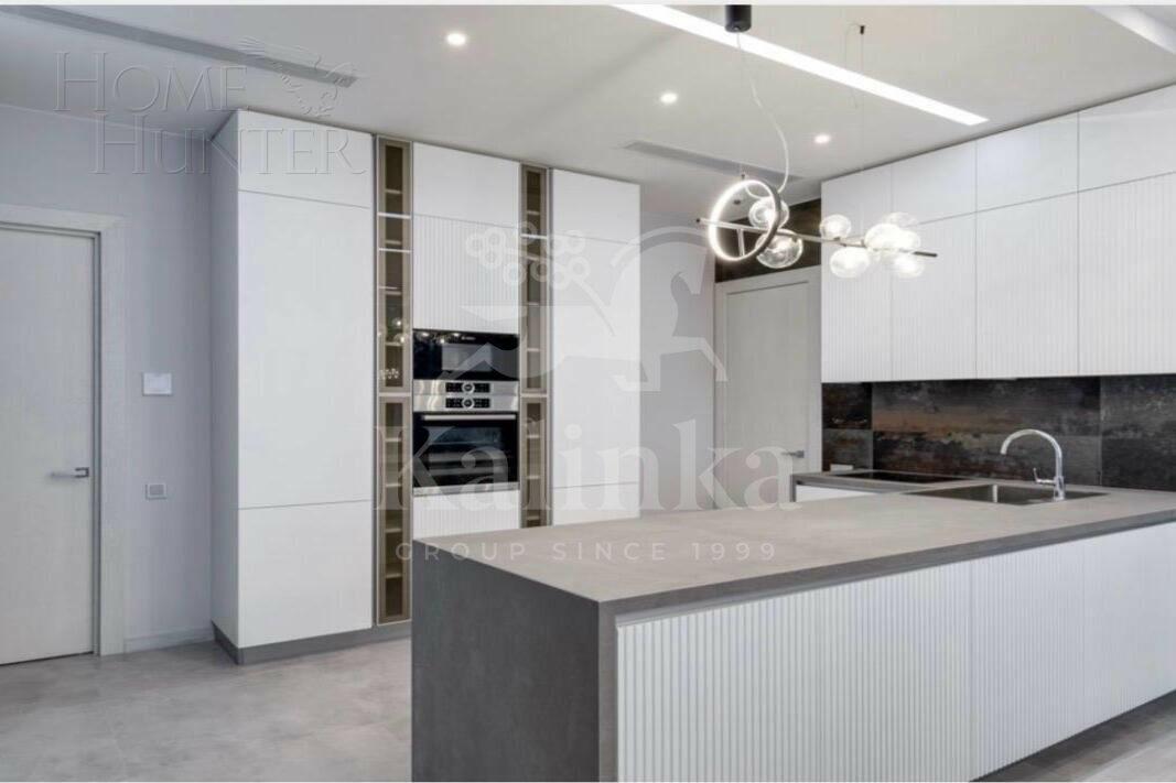 3-этажный коттедж 590 м² с отделкой