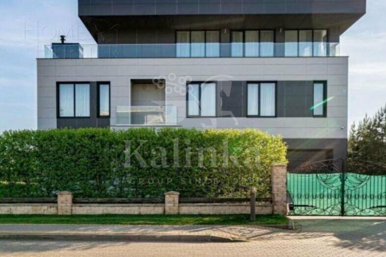 3-этажный коттедж 590 м² с отделкой