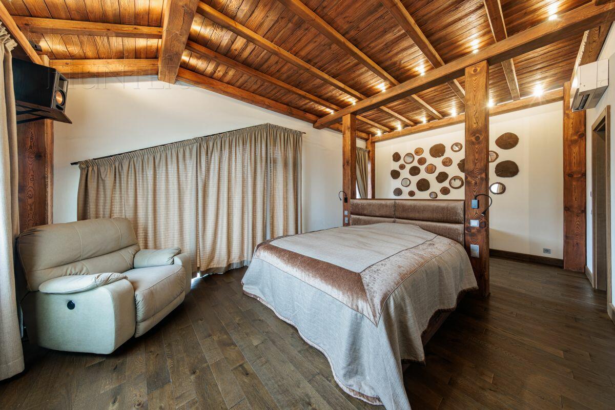 2-этажный коттедж 700 м² с отделкой