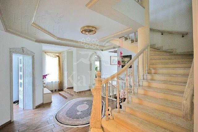 2-этажный коттедж 1 400 м² с отделкой