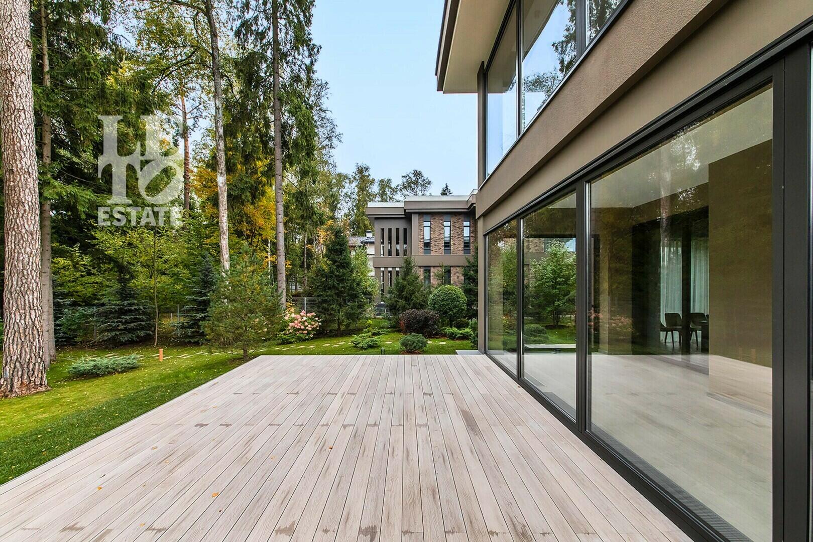 2-этажный коттедж 320 м² с отделкой