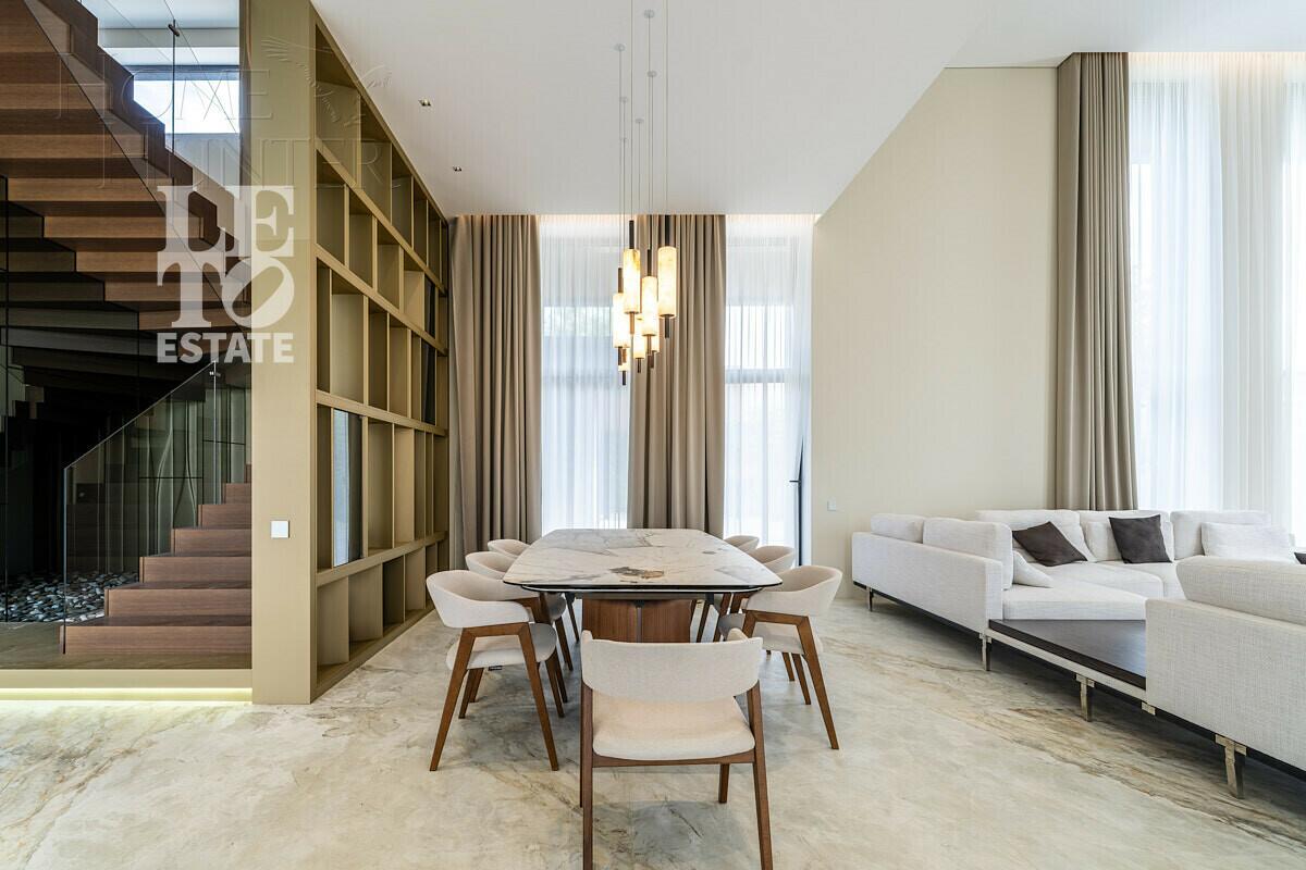 2-этажный коттедж 850 м² с отделкой