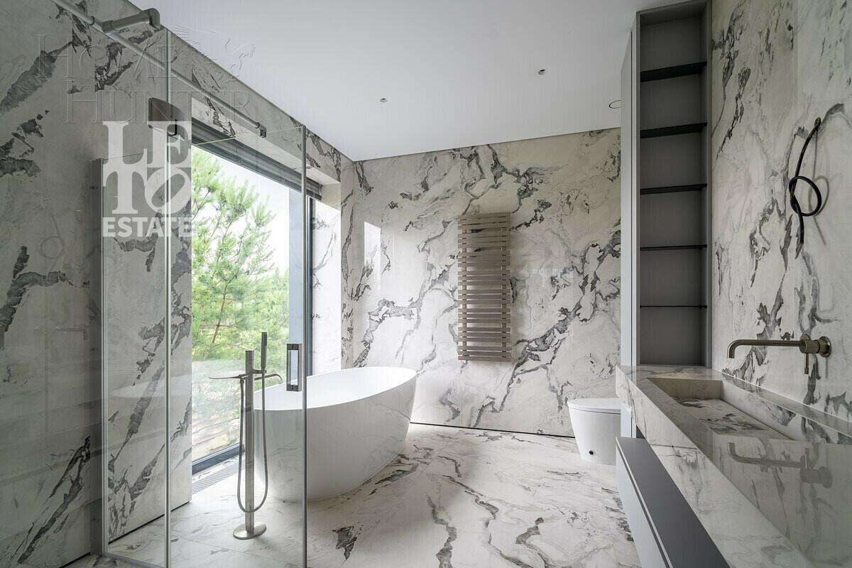 2-этажный коттедж 850 м² с отделкой