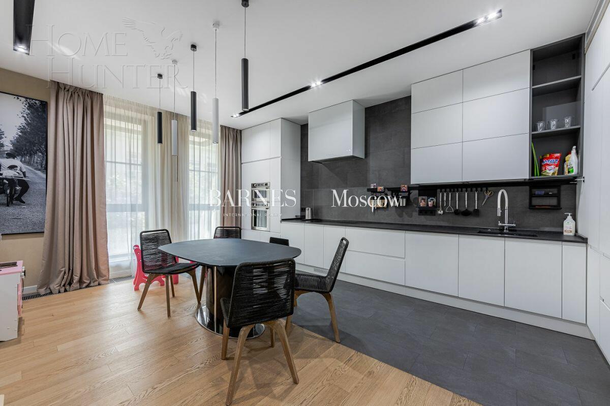 3-КОМН. КВАРТИРА С ОТДЕЛКОЙ 160 М² НА 2 ЭТАЖЕ