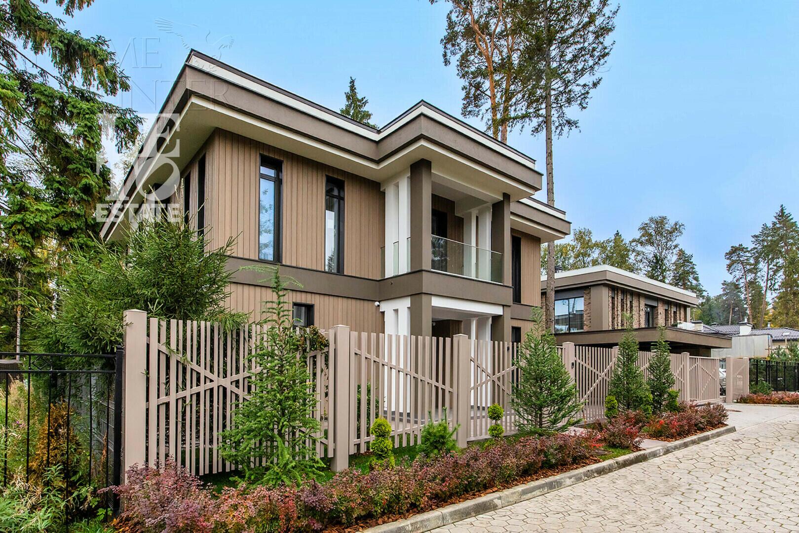 2-этажный коттедж 320 м² с отделкой