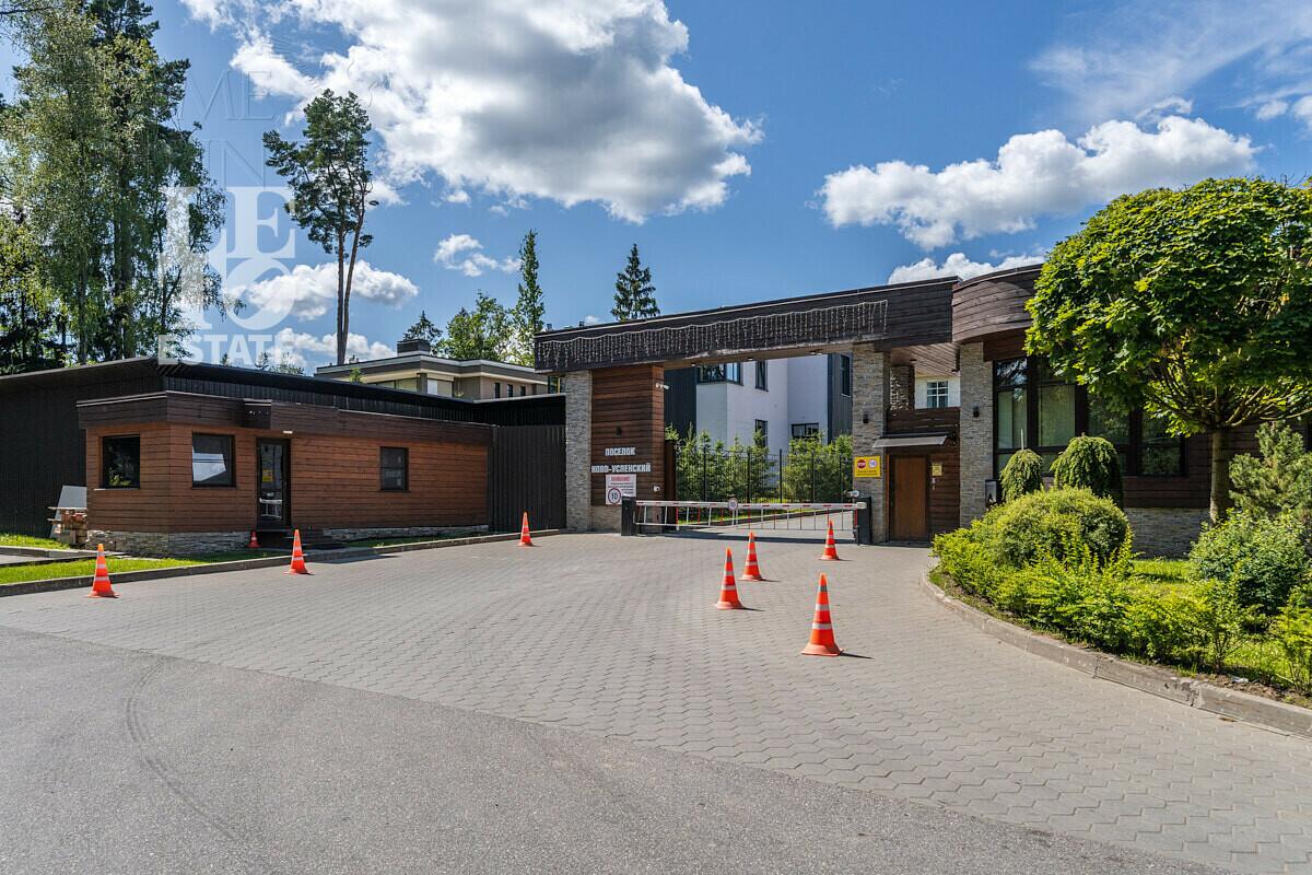 2-этажный коттедж 320 м² с отделкой
