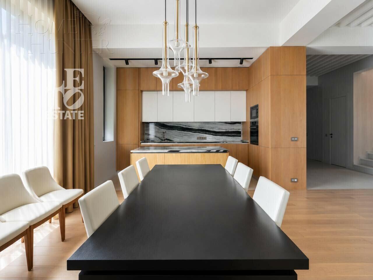2-этажный коттедж 320 м² с отделкой