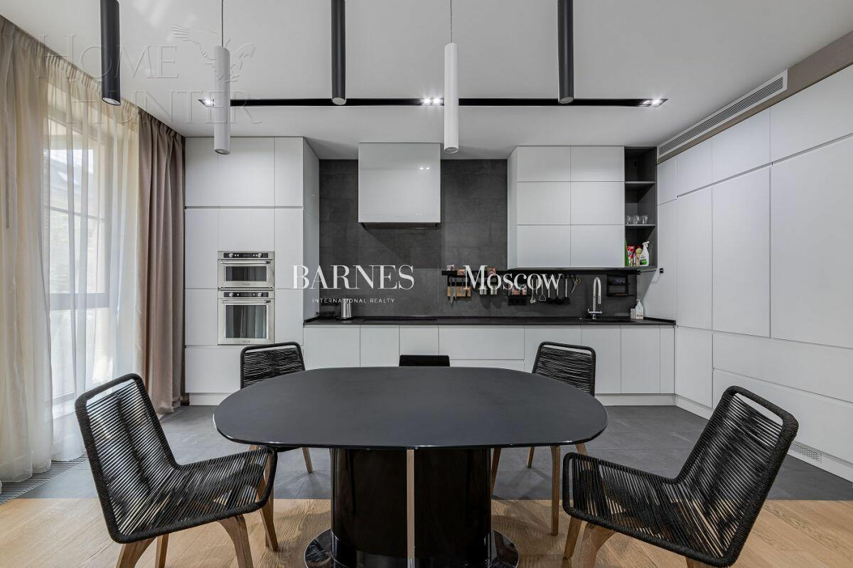 3-КОМН. КВАРТИРА С ОТДЕЛКОЙ 160 М² НА 2 ЭТАЖЕ