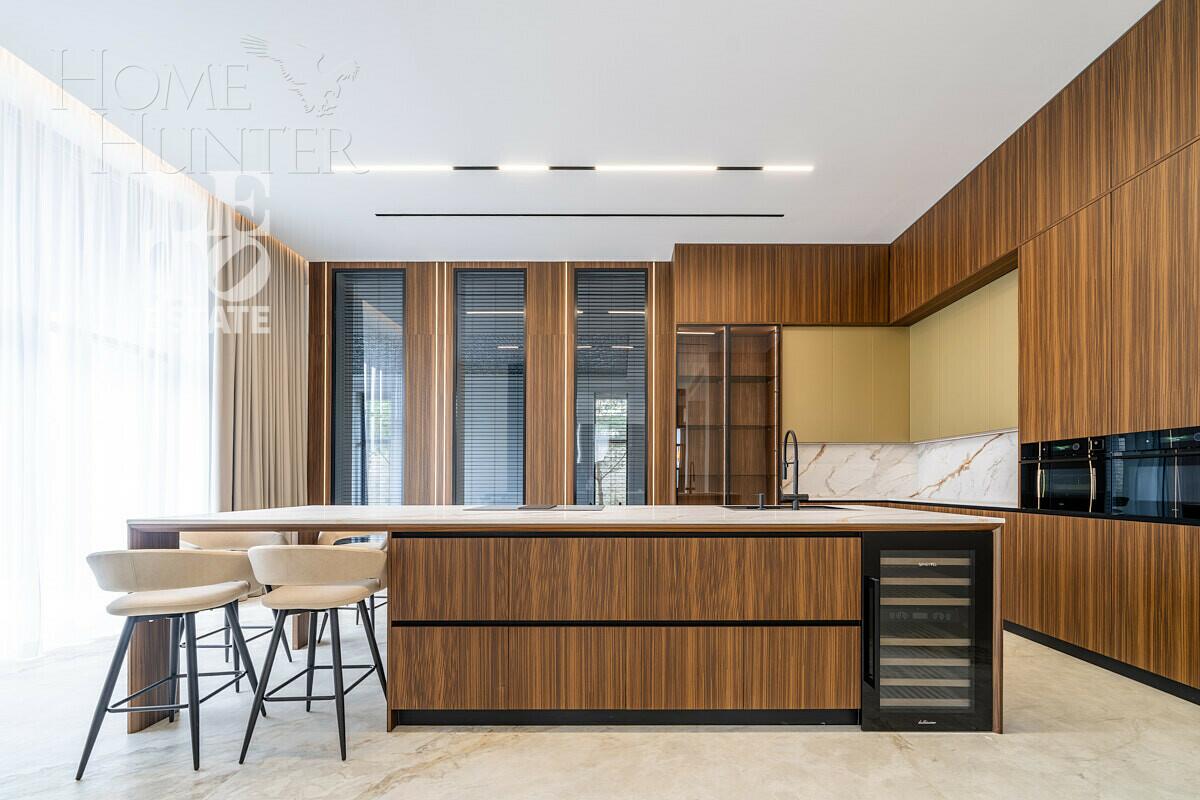 2-этажный коттедж 850 м² с отделкой
