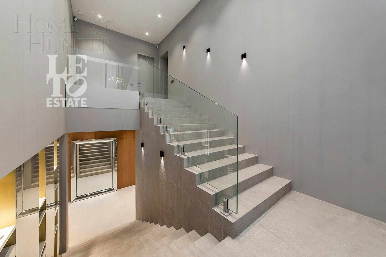 2-этажный коттедж 320 м² с отделкой