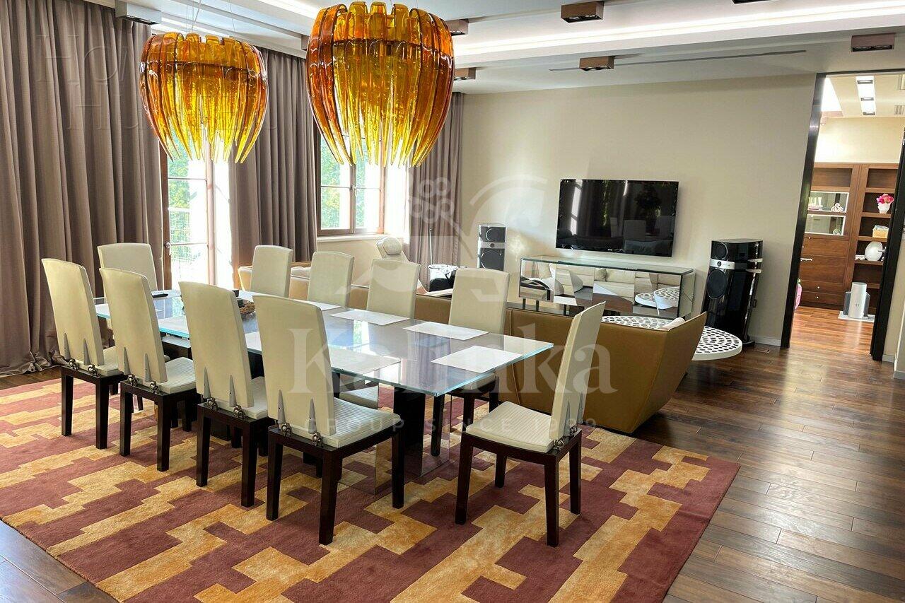 4-КОМН. КВАРТИРА С ОТДЕЛКОЙ 185.1 М² НА 2 ЭТАЖЕ