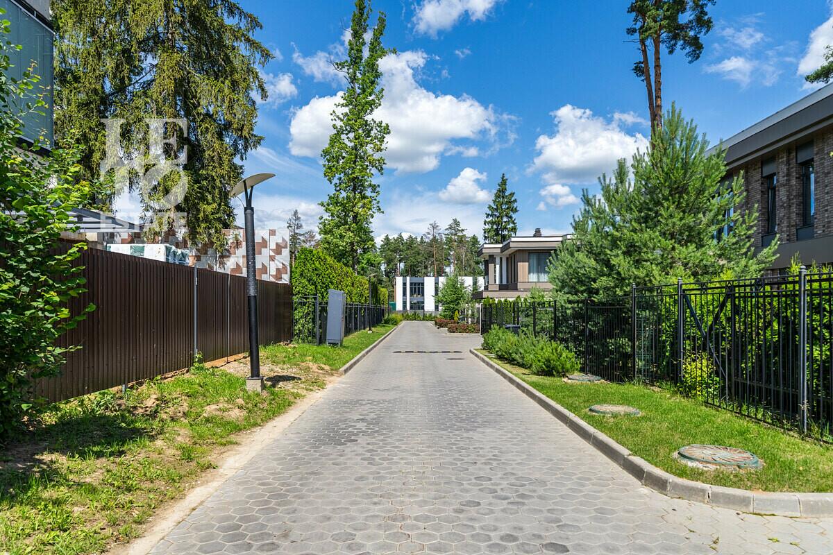 2-этажный коттедж 320 м² с отделкой