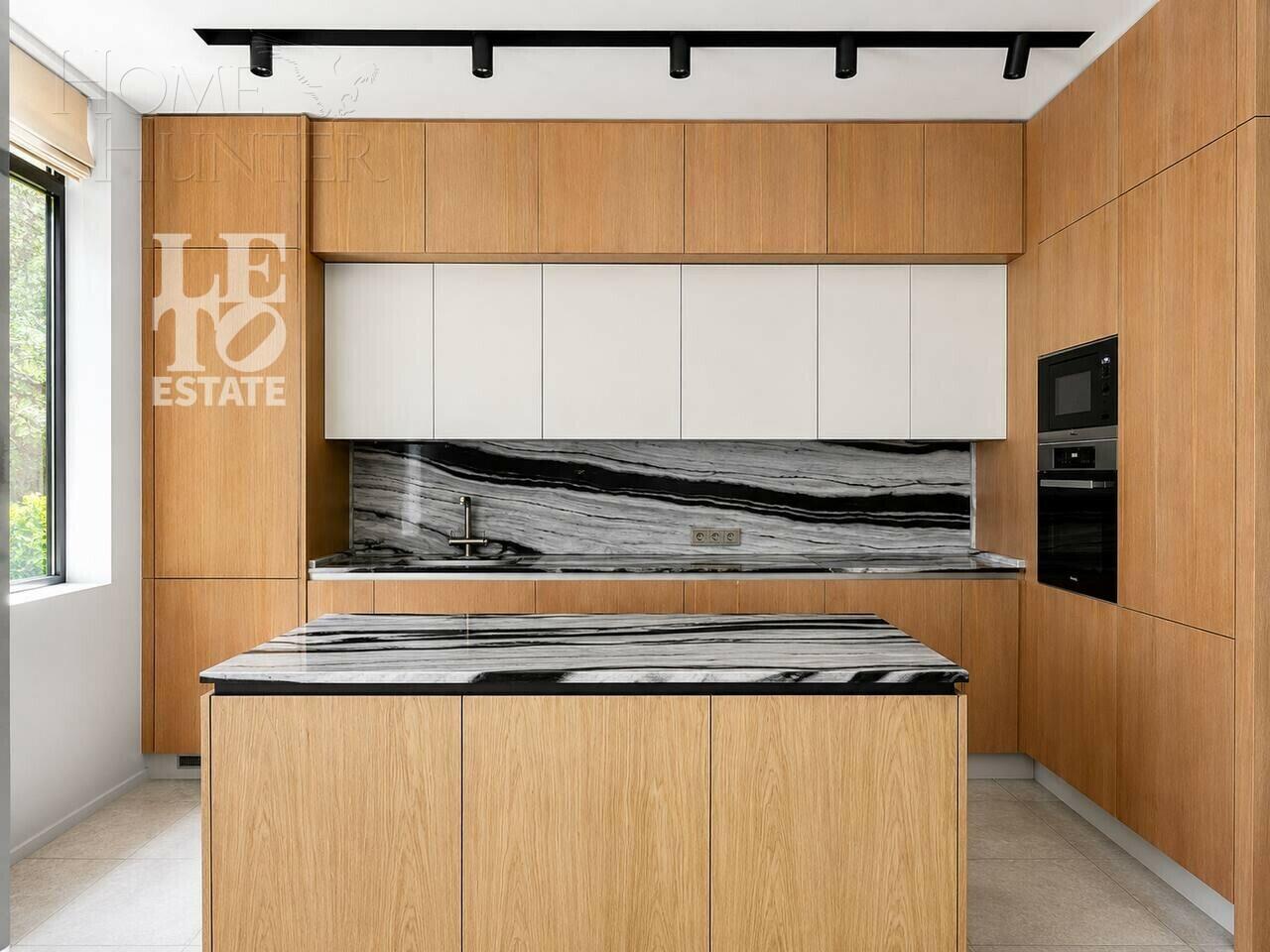 2-этажный коттедж 320 м² с отделкой