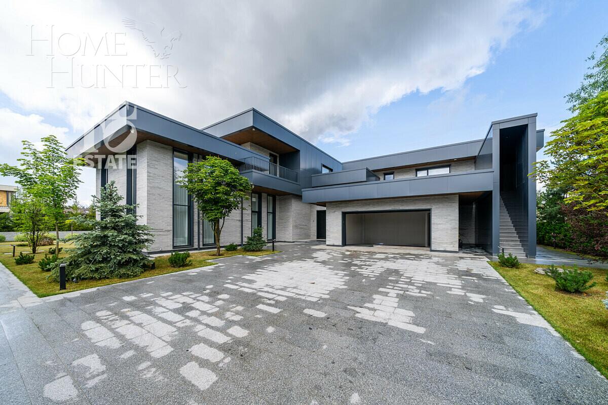 2-этажный коттедж 850 м² с отделкой
