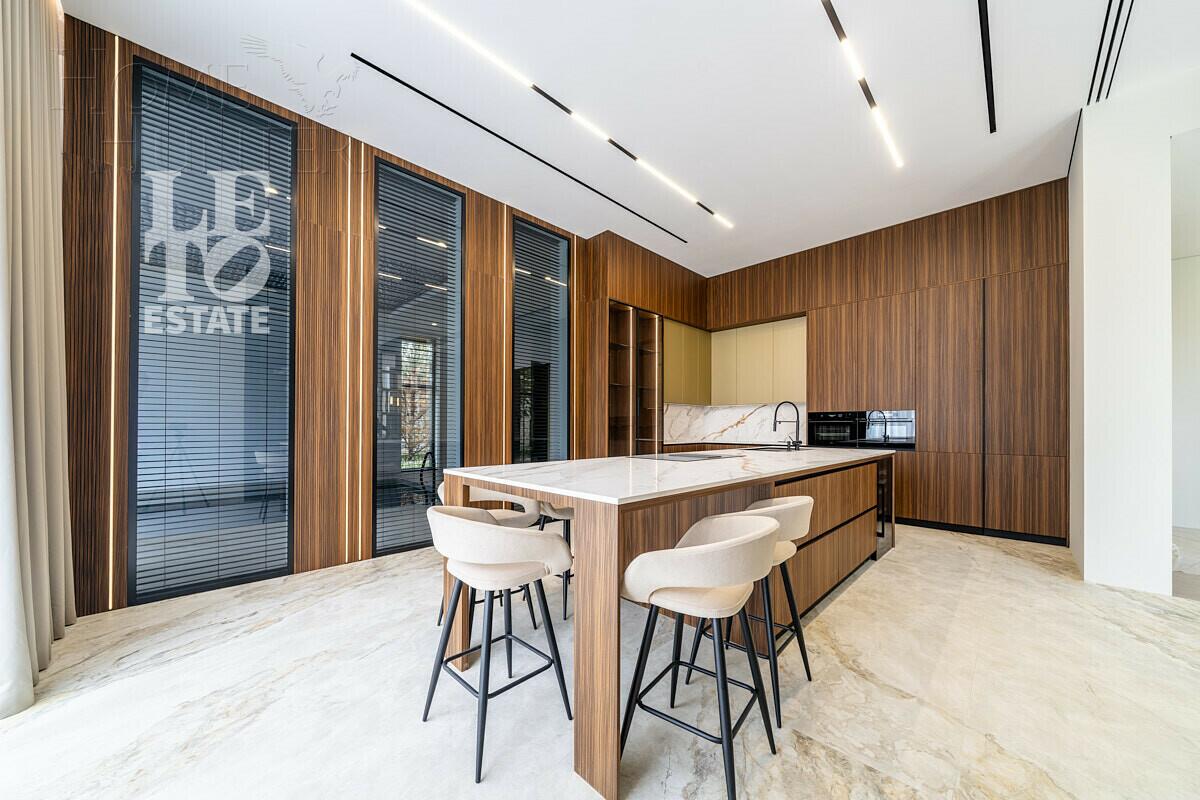 2-этажный коттедж 850 м² с отделкой