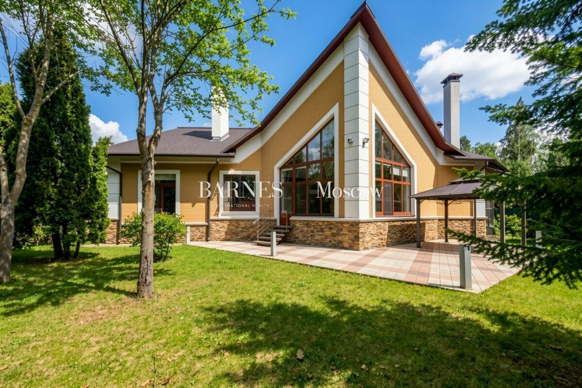 1-этажный коттедж 450 м² с отделкой