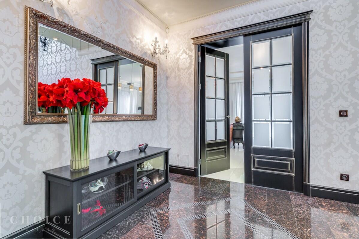 2-этажный коттедж 640 м² с отделкой