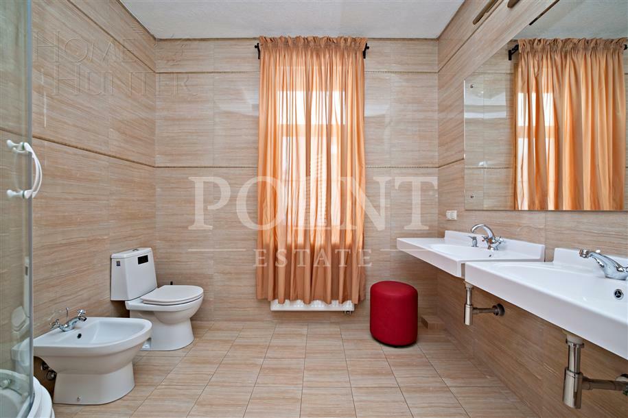 3-этажный коттедж 600 м² с отделкой