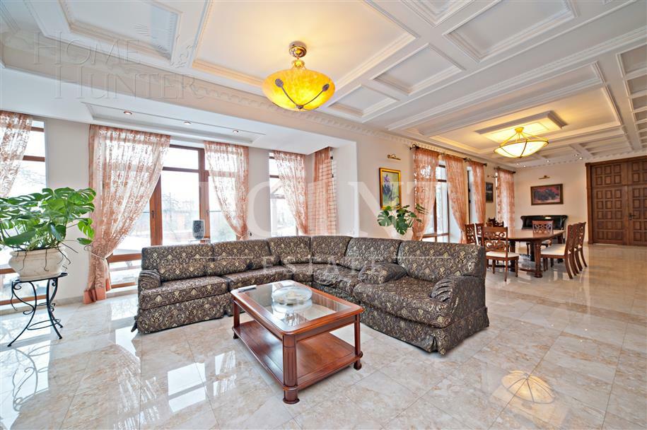 3-этажный коттедж 600 м² с отделкой