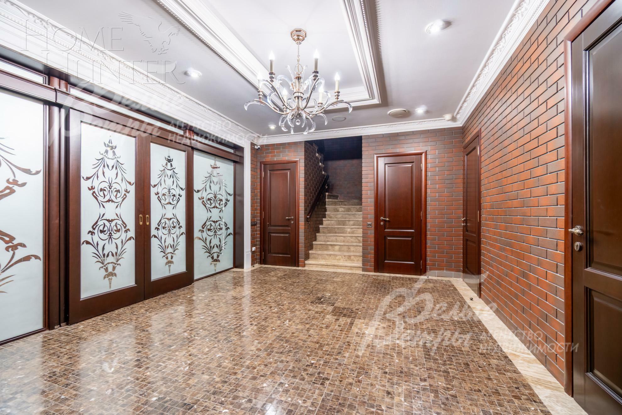 2-этажный коттедж 1 000 м² с отделкой