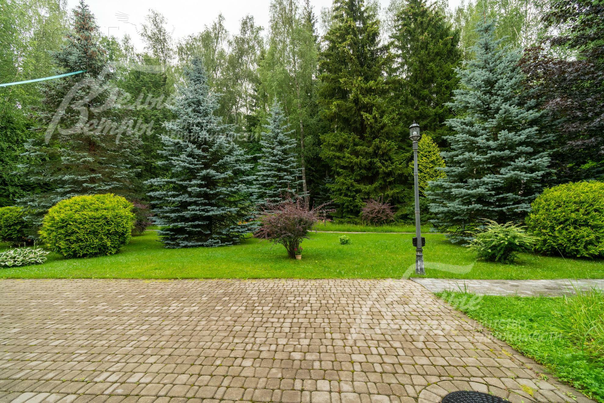 2-этажный коттедж 1 000 м² с отделкой