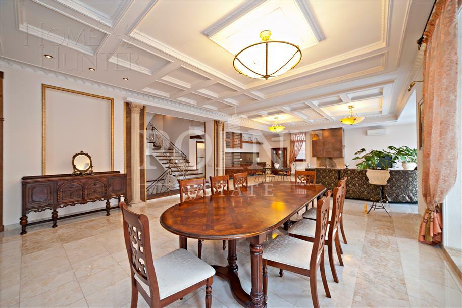 3-этажный коттедж 600 м² с отделкой