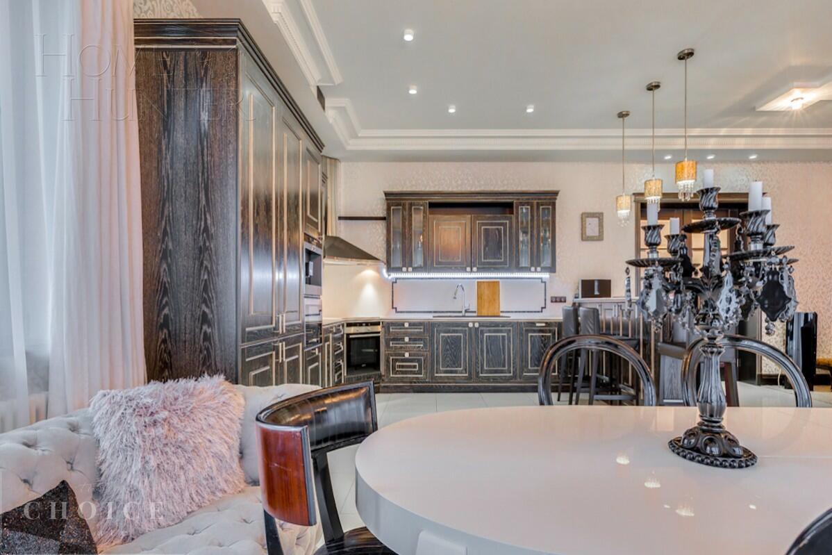 2-этажный коттедж 640 м² с отделкой