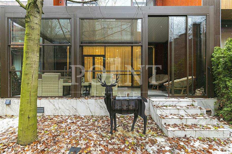 3-этажный таунхаус 238.4 м² с отделкой