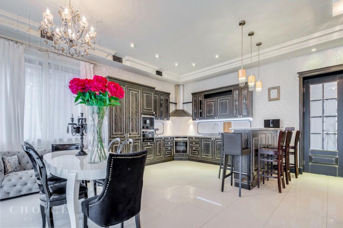 2-этажный коттедж 640 м² с отделкой