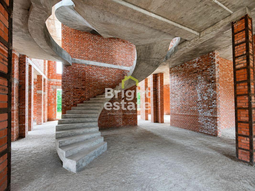 2-этажный коттедж 1 250 м² без отделки