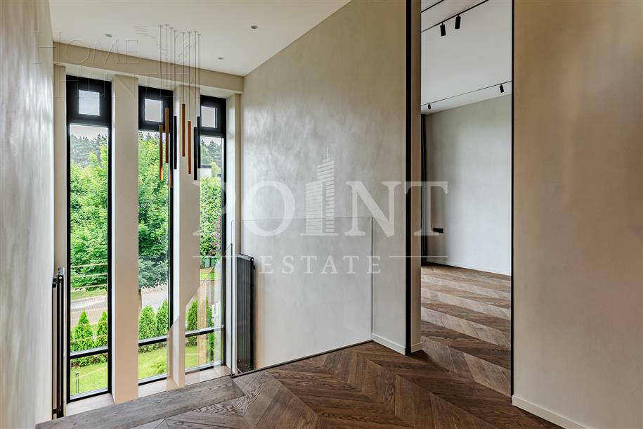 2-этажный коттедж 650 м² с отделкой