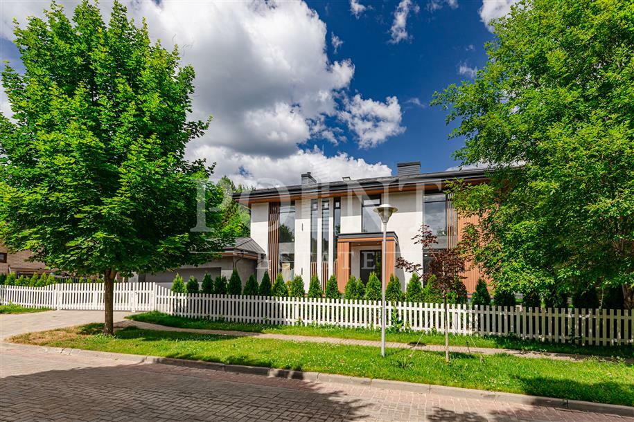 2-этажный коттедж 650 м² с отделкой