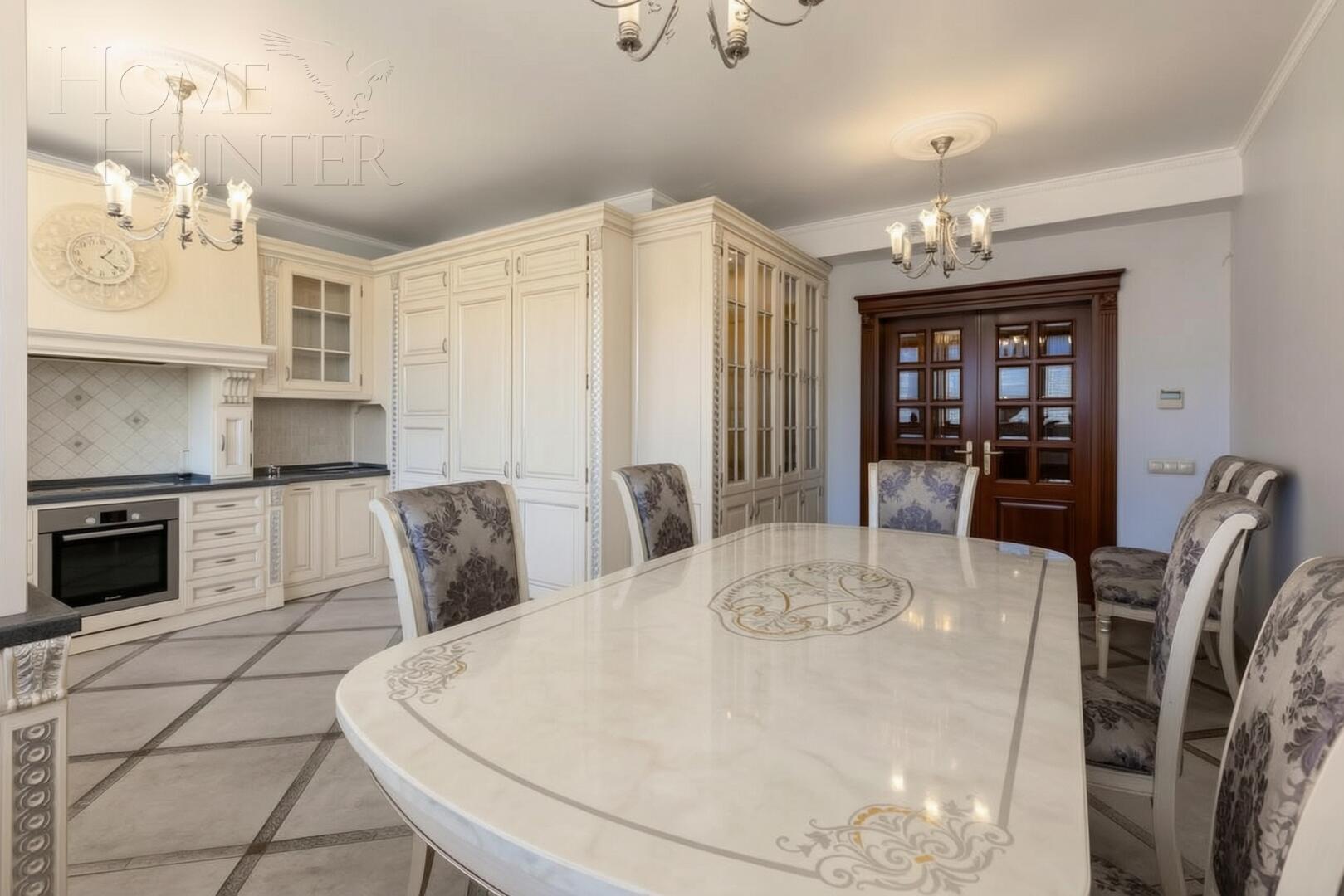 8-КОМН. КВАРТИРА С ОТДЕЛКОЙ 275.3 М² НА 9 ЭТАЖЕ