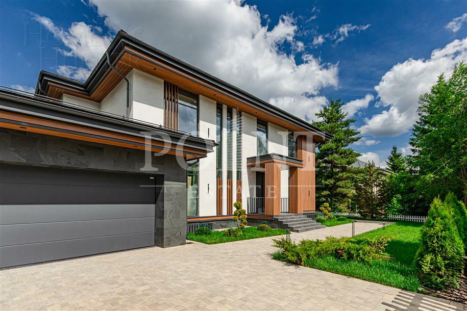 2-этажный коттедж 650 м² с отделкой