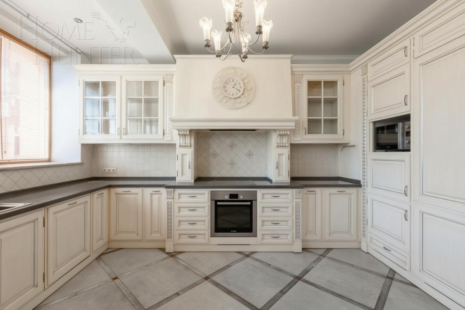 8-КОМН. КВАРТИРА С ОТДЕЛКОЙ 275.3 М² НА 9 ЭТАЖЕ